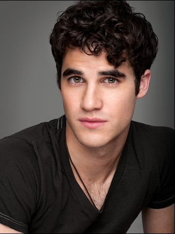 Archivo:Darren-criss.png