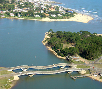 Archivo:Puente de curva.jpg