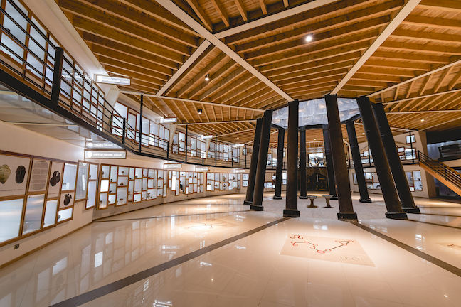 Archivo:Interior del museo de los volcanes.jpg