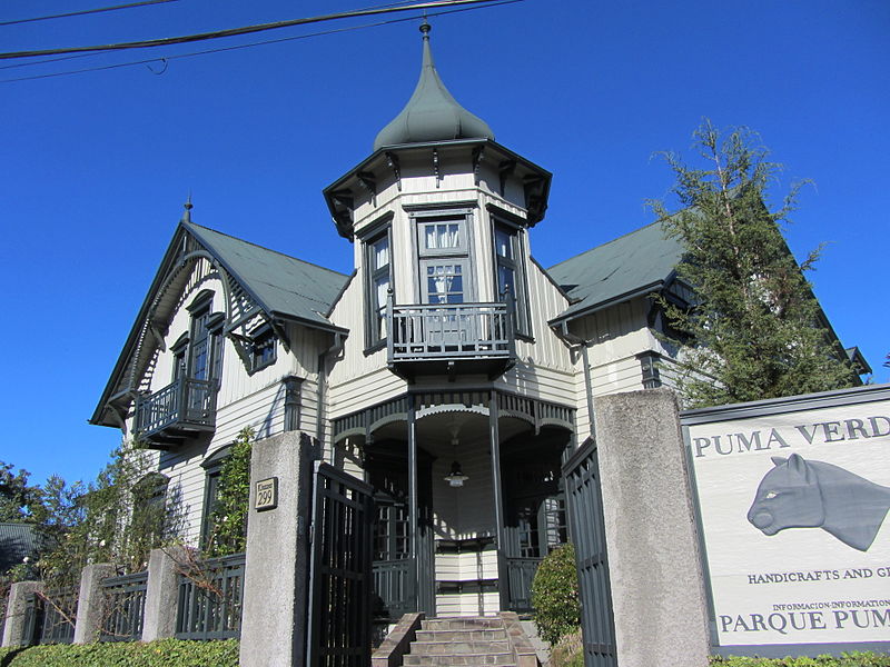 Archivo:Entrada Casa Kuschel 02.jpg