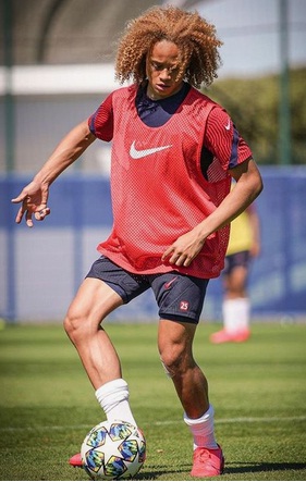 Archivo:Xavi Simons2.jpg