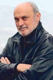 Fernando Ampuero.jpeg