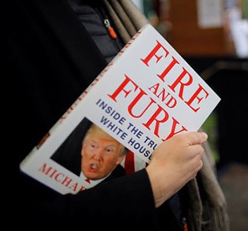 Archivo:Fuego-y-furia-donald-trump-libro-02.jpg