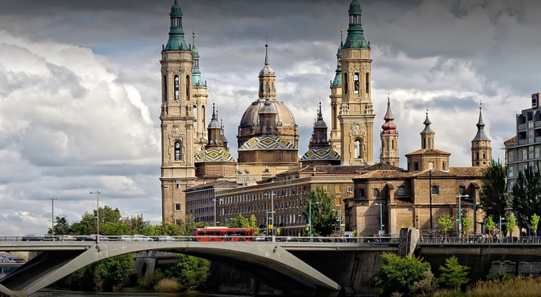Archivo:Casa de la Iglesia, Arzobispado de Zaragoza.png