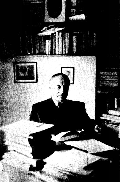 Archivo:Alfonso Leng Haygus.jpeg