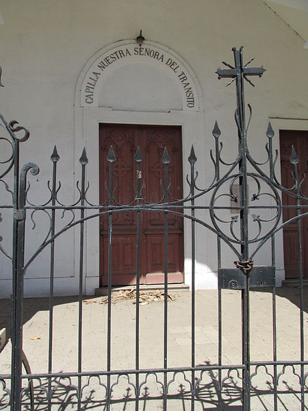 Archivo:Entrada Iglesia del Tránsito de la Santísima Virgen María.jpg