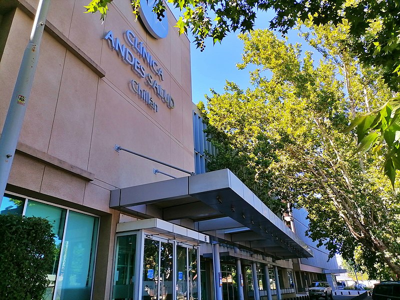 Archivo:Clinica Salud Andes Chillan.jpg