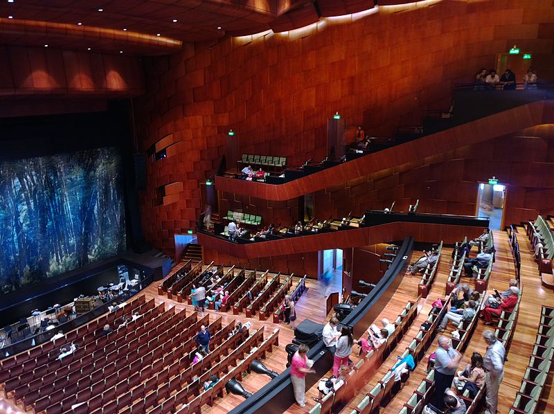 Archivo:Teatro del Lago, sala Espacio Tronador, en Frutillar, Chile 1.jpg