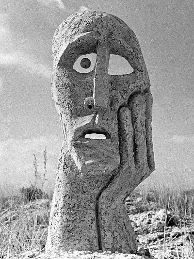 Archivo:Monumento a las víctimas de Hiroshima.jpg