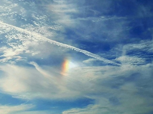 Archivo:Parhelio en matanzas-abril2022.jpeg