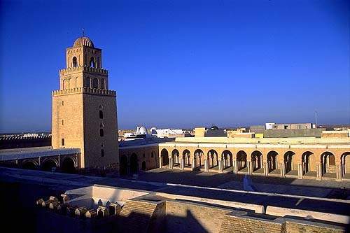 Archivo:Great mosque Kairouan.jpg
