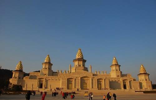 Archivo:Palacio Ling Shan 1.jpg