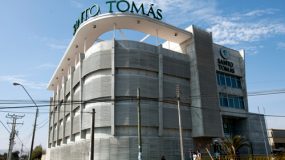Archivo:Univ. Santo Tomás Arica.jpg