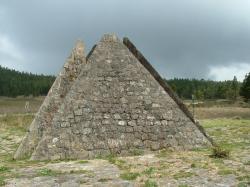 Piramide ciclopea .jpg
