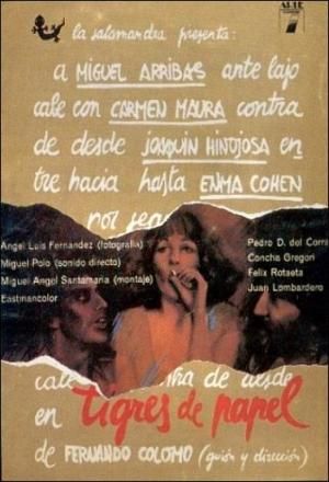 Durante las elecciones generales españolas de junio de 1977, Carmen y Juan son una pareja divorciada, padres de un hijo de 14 años; a pesar de sus circunstancias mantienen una relación muy estrecha.