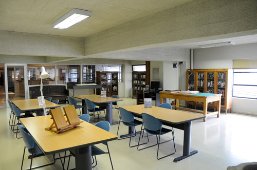 Archivo:Sala de lectura de la Biblioteca patrimonial.jpg