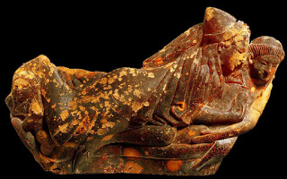 Archivo:Grupo de Ambar con Dos Figuras.jpg