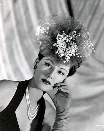 Archivo:Maria Montéz en revistas.jpg