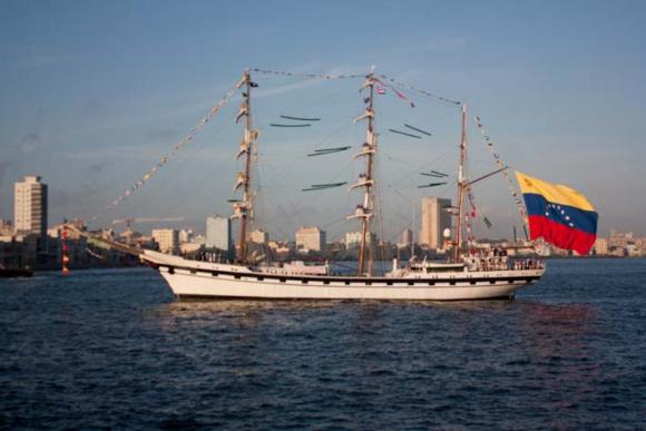 Archivo:Buque-escuela-simon-bolivar-en-cuba-03.jpg