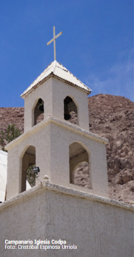 Archivo:Campanario de Iglesia de Codpa.png