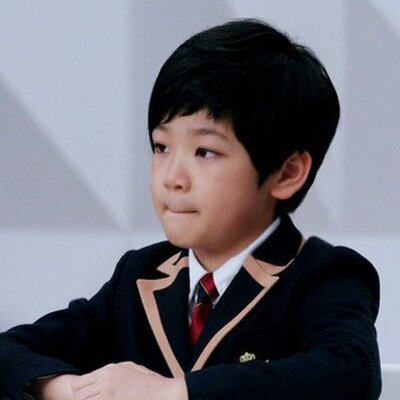 Archivo:Choi Won Hong 3.jpeg