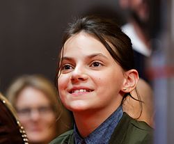 Dafne Keen.jpg