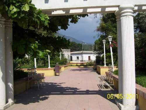 Archivo:Parque de Jesús de Otoro.jpg