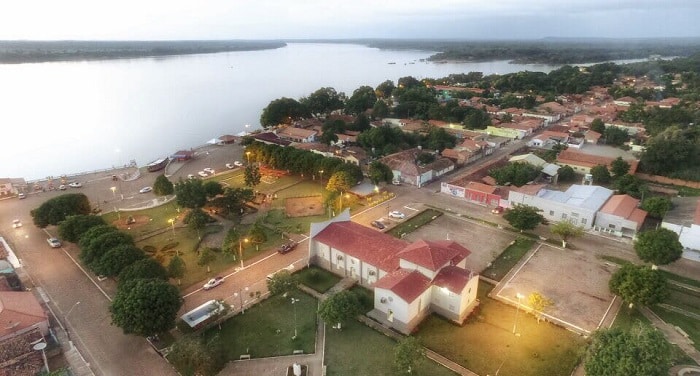 Archivo:Araguatins 2.jpeg