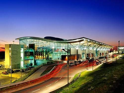 Archivo:Cork aeropuerto.jpg