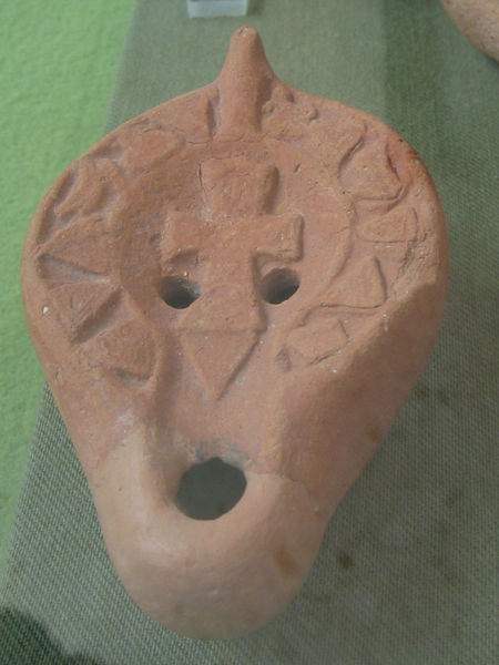 Archivo:Lucerna bizantina.jpg