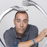 Lorenzo Quinn escultor.jpg