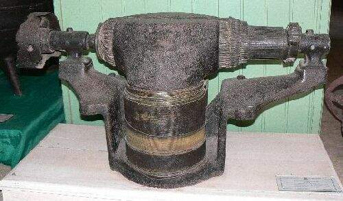 Archivo:PlantaElec Dinamo1a.jpg