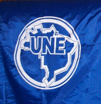 Archivo:UNE-bandeira.jpg