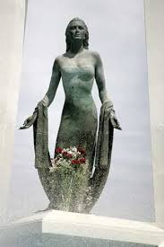 Monumento rocio jurado.jpg