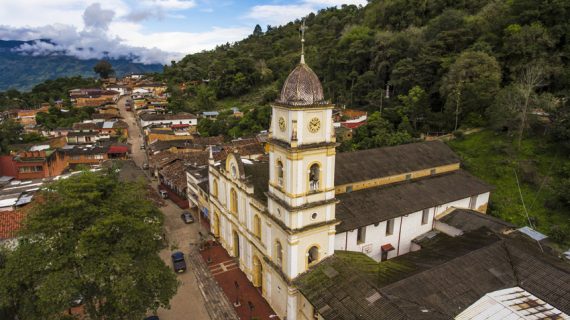 Archivo:Parroquia san joaquin de miraflores boyaca.jpg