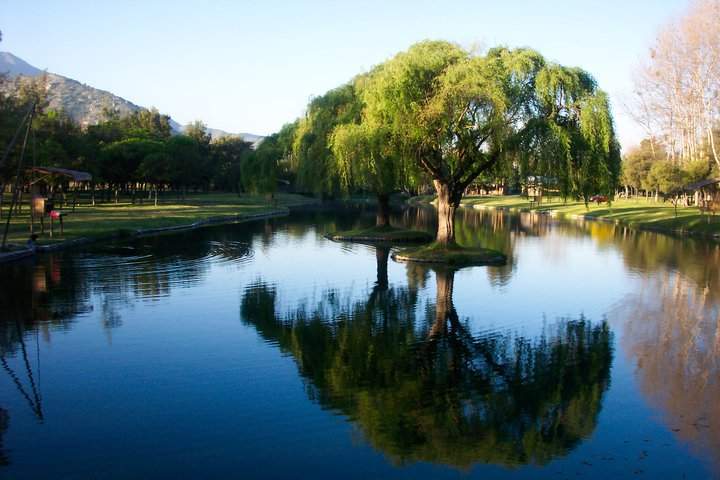 Archivo:Los Manantiales de Panquehue Camping-Balneario.jpg