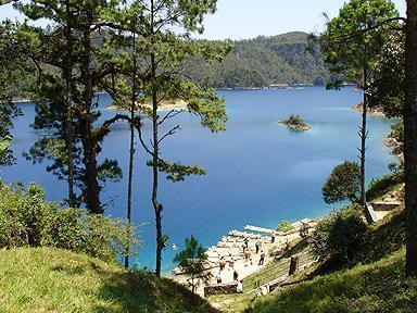 Archivo:Parque Nacional Lagunas de Montebello.jpg