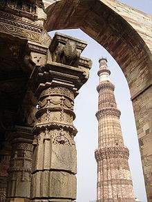 220px-Delhi Qutb Minar.jpg