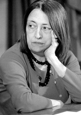 Archivo:Carmen gomez ojea.jpg