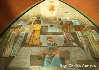 Archivo:Murales frontis, Catedral de Chillán.jpg