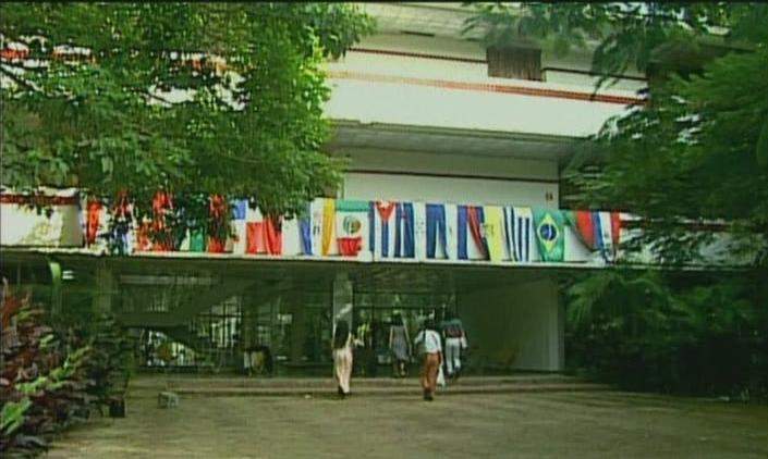 Archivo:Escuela Internacional de Cine y TV.jpg