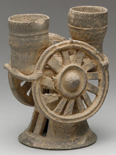 Taza con forma de rueda de carro.jpeg