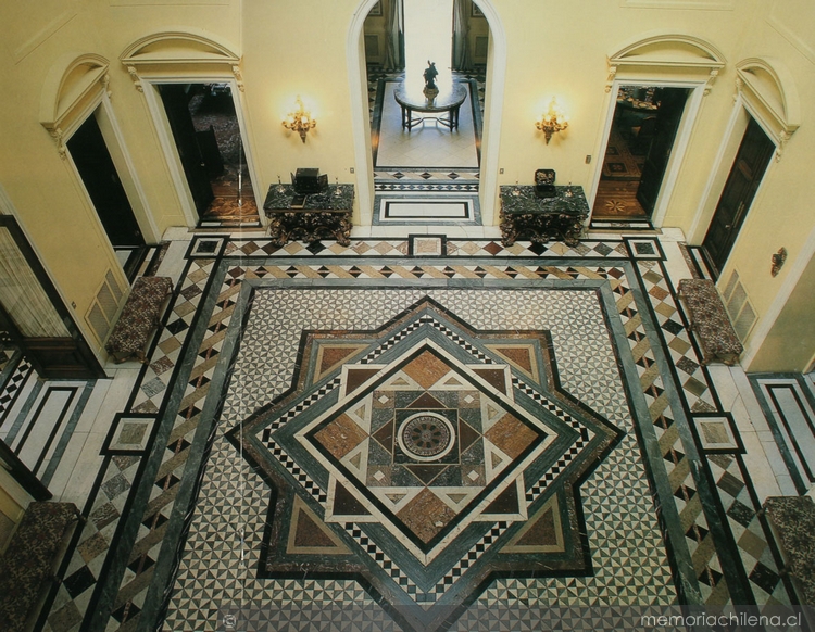 Archivo:Hall de entrada Palacio Errázuriz.jpg