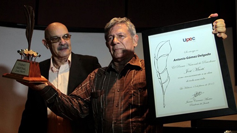 Archivo:Antonio Gómez Delgado Premio José Martí 2015.jpg