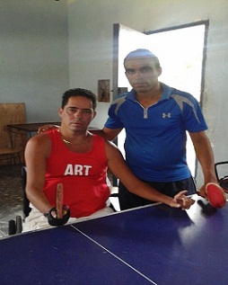 Yunier Fernández. Atleta discapacitado de tenis de mesa.jpg