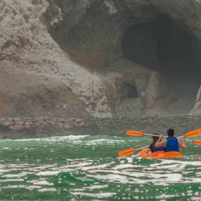Archivo:Kayak Cuevas de Anzota.jpg