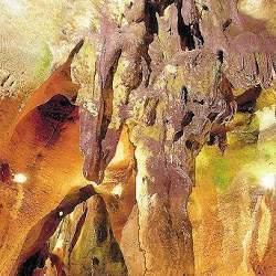 Cueva de Las Calaveras1.jpg