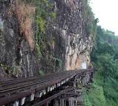 Archivo:Kanchanaburi tigres en el templo.jpeg