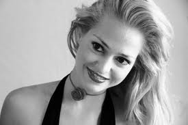 Grethel-Delgado en blanco y negro.jpg