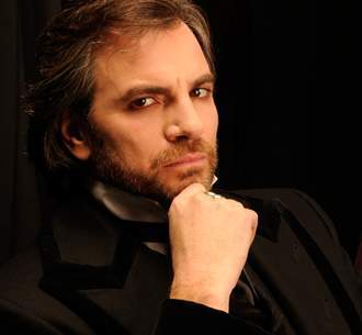 Archivo:Álvaro Rudolphy.jpg